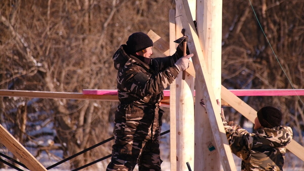 На Камчатке началось благоустройство набережной реки Авачи 